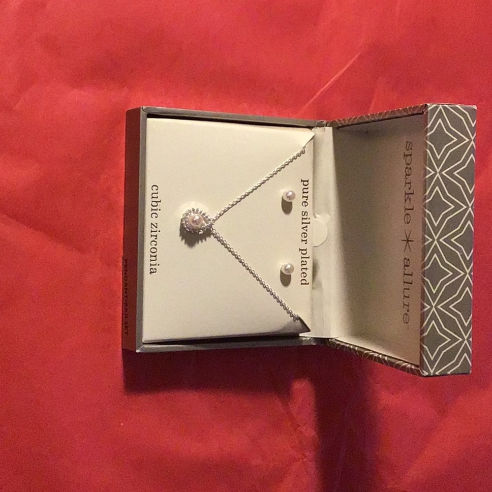 Pendant/Ear Set
